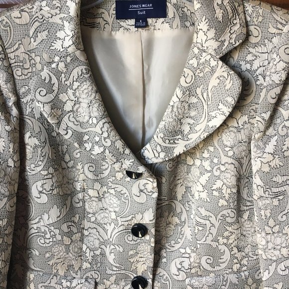 Jones Wear Suit Jacket Champagne and Black Brocade Size 6 Black Buttons - Picture 5 of 6